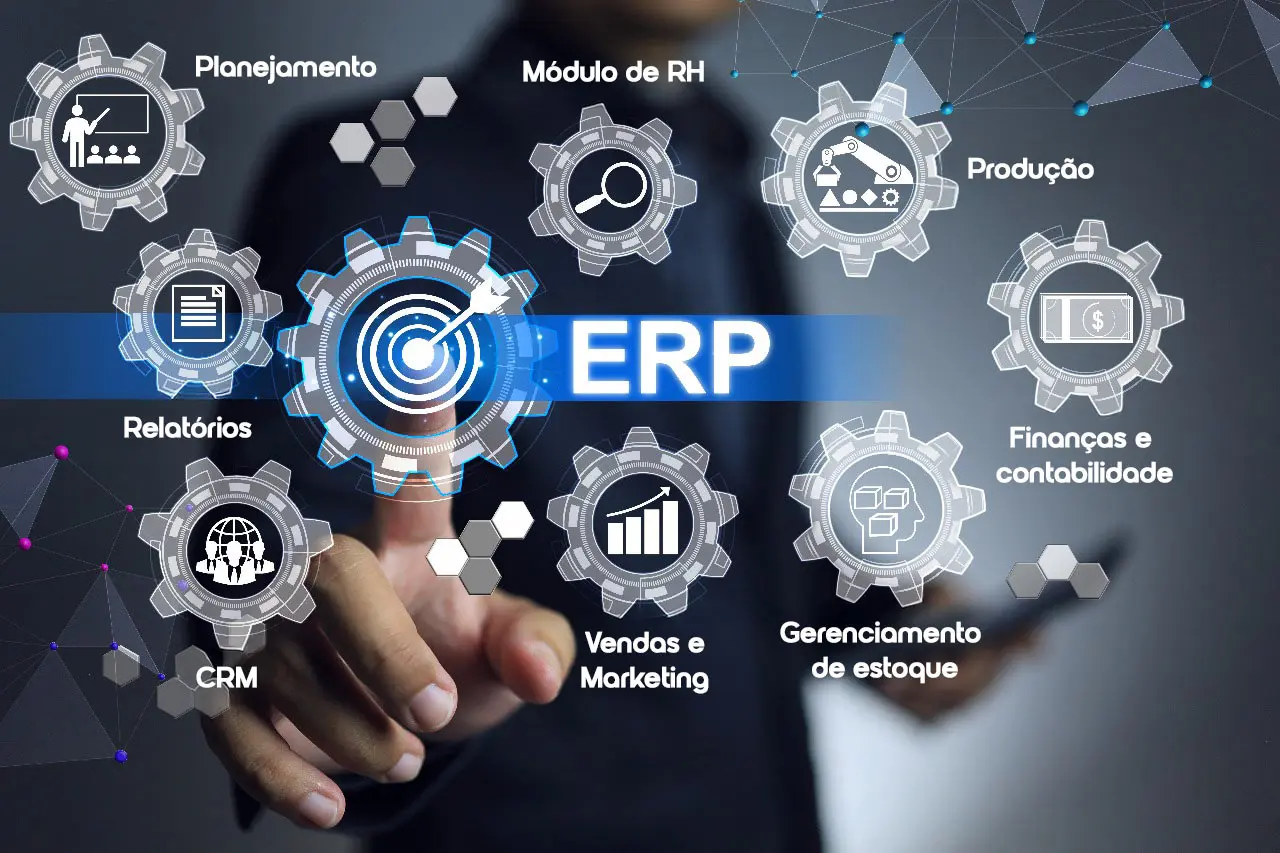 Pessoa tocando em engrenagens virtuais que destacam diferentes módulos de ERP, como planejamento, RH, produção, finanças e contabilidade, vendas e marketing, CRM e relatórios.